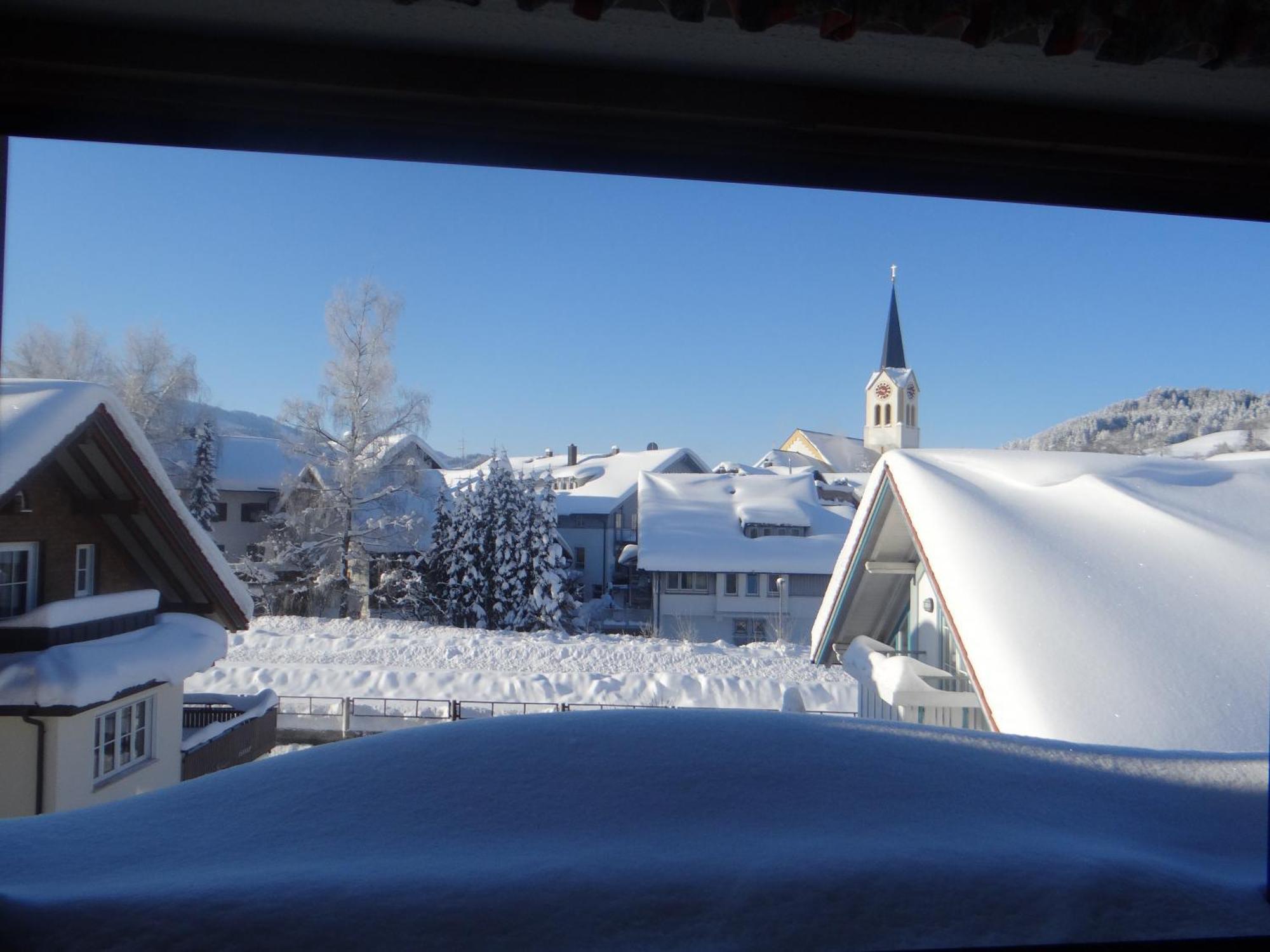 Allgaeu Vibes - Fusslaeufige Erreichbarkeit Vom Bahnhof, Mit Aussicht, Wettergeschuetzter Balkon אוברשטאופן מראה חיצוני תמונה