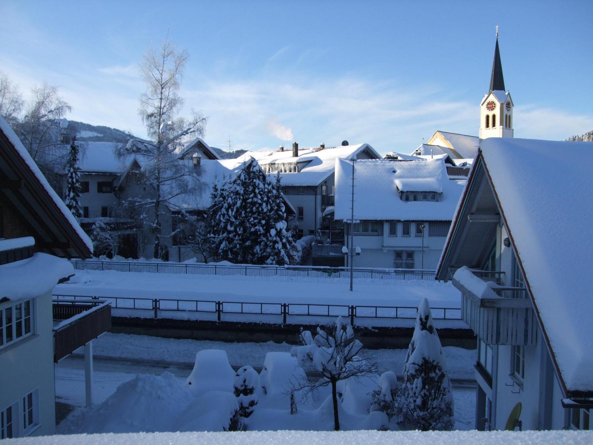 Allgaeu Vibes - Fusslaeufige Erreichbarkeit Vom Bahnhof, Mit Aussicht, Wettergeschuetzter Balkon אוברשטאופן מראה חיצוני תמונה